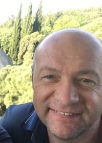 Мои соболезнования жене и детям. Горжусь, что был хорошо знаком с этим порядочным человеком.