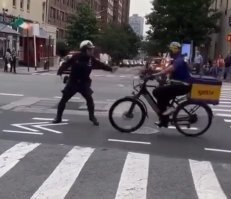 Там не один такой...