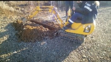 Как вы можете?! 
Здесь же дети!