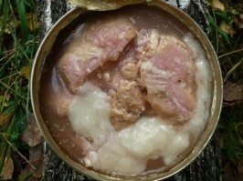 Была только одна истинная тушёнка. Армейская. В техническом ВАЗЕЛИНЕ!!!
Кто скажет, что в САЛИДОЛЕ, тот НЕ КОГДА такую тушёнку не видел и только П@ЗДИТ не по делу....