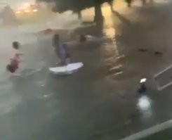 Хм... Странно, что остальным, что рядом были, не досталось