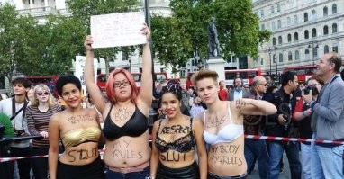 Древние скелеты под современную повестку радикального феминизма,феминистки бьют в бубен и прыгают от счастья