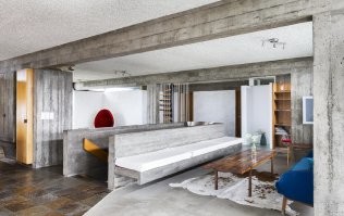 Кстати в этом нет ничего принципиально нового. Это стиль "новая брутальность" модная на западе 50-60-сятых годах двадцатого века