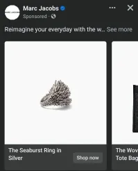 Самое простое, на мой взгляд! В кастрюльку кладёшь фольгу(для запекания), наливаешь воду, ставишь на плиту. Когда водв начнёт закипать, заливаешь туда уксус и кидаешь кольцо. Все!
Все граммы, милилитры и минуты, можно найти в интернете. Но способ реальный! Кстати и мельхиор тоже чистит!