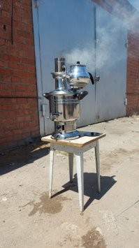 я себе приобрел современный.
хотел старинный, но с ним могут быть проблемы. не держать краник итд.
а приобрести старинный не проблема. на них цена от 15 т.руб