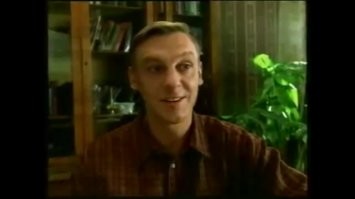 В Петербурге молодой человек выложил фразу «Ира, прости» из 77 пирожных