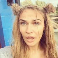 Ой, лядь, эксперт нарисовалась. Ты ж паразит., Алёнушка. Тебе молиться надо на обычных трудяг, которым работать надо и твою "красотищу" обслуживать. Ценность человека определяется его пользой для общества, скудоумная ты, а не "эталонами" красоты.  Уф, тупица, даже реагировать не хотелось. Но уж больно ты пафосная для пустышки.