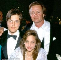 Девочки не поняли, у Энджи это по линии папы.