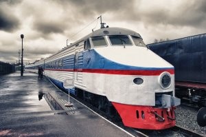 Был во времена электропоезд ЭР-200, ездил Москва - Ленинград. Мог разгоняться до 200 км/ч или по другому 56 м/с. Только вот тоже, не всегда и далеко не везде. Потому как вдали от больших городов, ж/д пути были говно.