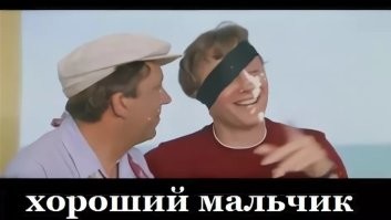 15-летний подросток угнал отцовский "Мэрс" и влетел на нем в автобусную остановку