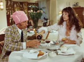 "Он начинает сердиться" (1974), режиссер Клод Зиди, комедия с Пьером Ришаром и Джейн Биркин в главных ролях 
Вышла на экраны СССР в 1983 году, фильм посмотрели 27 млн. советских зрителей.
«Не упускай из виду», режиссер Клод Зиди - французский комедийный фильм 1975 года, тоже с Пьером Ришаром и Джейн Биркин в главных ролях. 
Премьера картины в СССР состоялась в феврале 1979 года. 
Лидер советского проката 1979 года - 28,9 миллиона зрителей. 
На мой взгляд, один из лучших фильмов с Ришаром. Рекомендую.