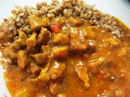 Братан. Твой высер указывает тебя как ШКОЛОТУ несусветную...
Ты ОЦЕНИВАЕШЬ ВКУС, по фотографии? Серьёзно?
Вот тебе пару фотографий для аппетиту!!! Не очень на вид дааа?
А это называется "ПОДЛИВА" и это СУПЕР-ПУПЕР вещь для любого гарнира. Хоть картошка, хоть рис, хоть гречка....
Мне с гречкой очень нравится