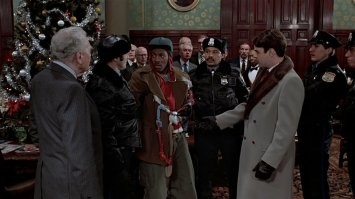 - С ним всё в порядке...
- С ним далеко не всё в порядке - он негр! Небось ворует с того момента, как ползать научился.