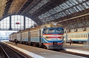 А наши поезда самые поездатые поезда в мире. Особенно Львовские. )