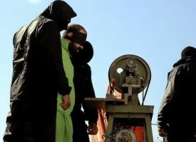 тем более, иран - там за кражу запросто и ручку оттяпают. гуманно, под обезболом. при помощи специально обученного девайса.