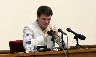 Это стоит 700 рублей. Ладно-бы это была Москва и спер какой-нить швед - он не знает где купить, но в Первоуральске...
Вспоминается жуткая история история Отто Уормбира, америкоса-студентика, что спер агитационный плакатик в Северной Корее и в итоге был замучан насмерть. Отправили домой в состоянии комы и там он, не приходя в себя, помер через 6 дней.