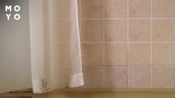 О! Ешё один натуралист... 
Плесени похер на эту "натуральность". Она вырастает на чём угодно и наличие плесени ее говорит о том, что продукт не синтетический. Как и обратное. Отсутствие плесени не говорит о том, что продукт ненатуральный.

Вот плесень на капроне: