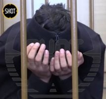 У меня х.уй после гордого секса тоже так делает - голову в складки прячет.
И какая шикарная фраза от Аскарали - Он не имеет никакого возражения против меня.
Я уверен, что скромник Аскарали недосказал, наверняка пострадавший имел в виду, что он был счастлив и хочет каждый день в дыню с Чемпионской Ноги получать, желательно сзади и когда он не ожидает.