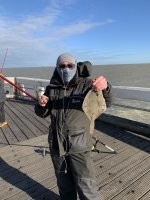 Бельгия - Северное море , но уходим ближе к франции в Нормандию или посередине между Бельгией и Англией , примерно час хода . Но всегда с уловом . C берега тоже часто ловим , как всегда идет сибас особенно сейчас , треска хороших размеров , камбалы не плохие , морские языки , морские стрелы , хеки , иногда бычки и то не понятно как они сюда попадают , иногда и редкие экземпляры типа морского дракона или морского петуха .