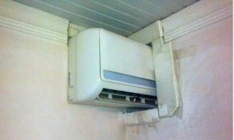 Тут,похоже,либо нет фильтров,либо не планируется их чистка\замена..
 PS Если че - при отсутствии фильтров залипнет вентилятор и перестанет дуть. 
Если фильтры не чистить,то они забьются,и тоже не будет дуть..