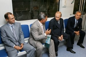 В Санкт-Петербурге чиновников пересадят на автомобили Лада