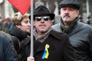 Не стоит прогибаться под изменчивый мир...