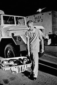 Хэм - первый шимпанзе-астронавт, вернувшийся из своего легендарного 16-часового полета в 1961 году
---------------------------------------------------------
А в чем легендарность данного 16-ти МИНУТНОГО, СУБОРБИТАЛЬНОГО полета? У нас через три месяца Гагарин полетел в ОРБИТАЛЬНЫЙ полет.