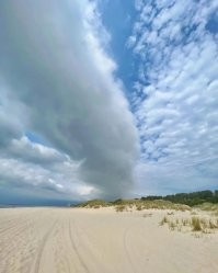 Как всегда минус постам, где не упомянута Россия. У нас есть красивые места. Можно было и показать. Вот например мой родной город и окрестности.