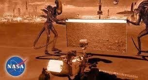 На Марсе разбился корабль пришельцев? Curiosity нашел загадочный объект