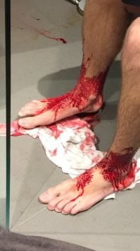Надо ещё и фото ног потом показывать.