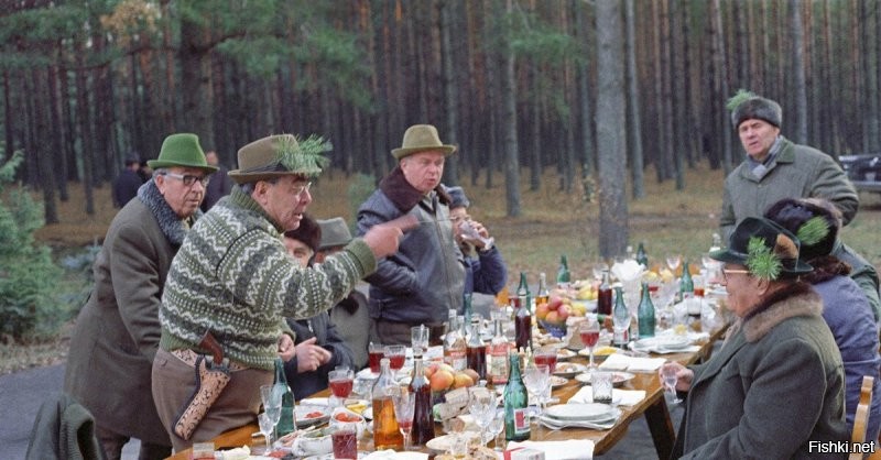 вспомните, как Леонид Ильич на охоте выглядел