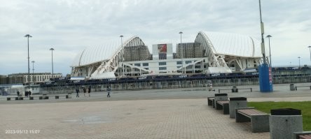 В мае был в Адлере и в Абхазии.
Погода была прохладная до 18-го числа, насколько помню до +16 примерно. Потом тепло было до +23. В том климате это уже почти жара, можно уже загорать при такой погоде.
В общем, нормально отдохнули.