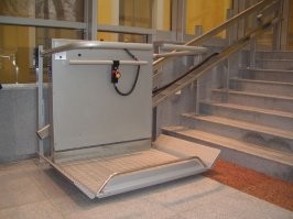 У нас в Алматы почти в каждом переходе и метро есть такие)
(но я не разу не видел как они работают)