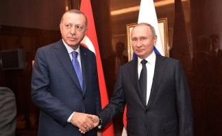 Посмотрите сюда.  Замолчите и утритесь.  Не холопское дело господ осуждать.