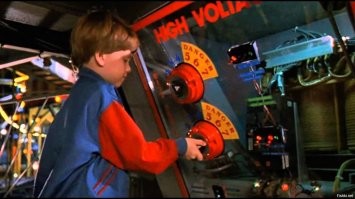 Люди на неисправном аттракционе 10 минут катались задом наперёд