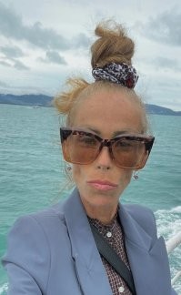 «Я чувствую себя Иисусом, которого не признали за его знания и распяли на кресте за то, что он нес людям знания и свет»

Жанна Д’арт / Instagram*