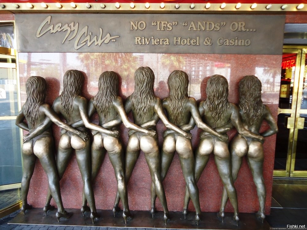 23 остряка, которые точно знают как фотографироваться со статуями