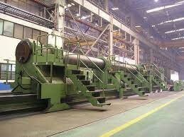 Насчет "большого " токарного станка смешно было. Даже у нас в ремонтном цеху побольше стоит. А реально - есть намного больше.