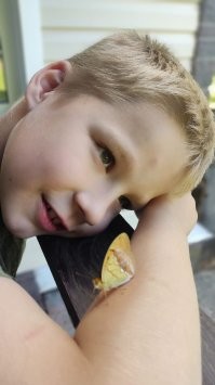 Как хорошо что у меня сын такой фигней не страдает.