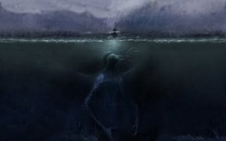 Да мало ли что там в тёмной глубине ночного моря плавает!