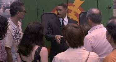 В сети троллят британскую разведку за выводы о "кустах", которые срывают контрнаступ ВСУ