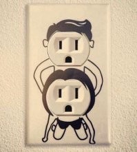 Да это мелочь. Почти бытовуха :) У нас масса водоемов через которые перекинуты ЛЭП. Вот когда у них провода рвутся и падают в воду - вот там "рыбалка". Как пример - озеро Вуокса у Приозерска. Там недалеко от лодочных стоянок через озеро идет серьезная ЛЭП, опоры по берегам, а в центре, над водой, провода сильно провисают. Мы там на парусном катамаране проходили, благо местные предупредили сразу, что по центру мачтой точно провода зацепим а у самого берега (подняв шверты) попробовать пролезть можно. Мы и полезли. Пролезли - но было крайне стремно. Местные с удовольствием рассказывали, как и когда тут падали провода или их чем либо цепляли. Истории захватывающие (хоть и попахивают рыбацкими байками). Но "столб в озере" на том фоне как то теряется. 
А в целом электрики самые веселые работяги жилхоза. Сантехники вечно хмурые, строители матерные, слаботочники надутые от важности - и только электрики любят пошутить над всеми, подавая не вовремя электричество. Их за это систематически пи ... эээ... наказывают, но они продолжают радовать :)
