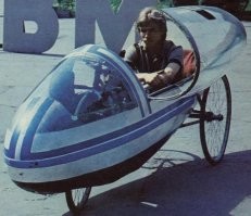Капец изобретение. Прошлый век.  Веломобиль Мади. 1983 г 70 км/час