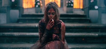 С этим шедевром мало что сравнится)
Так пиз-дить тетку в свадебном платье надо умудриться)