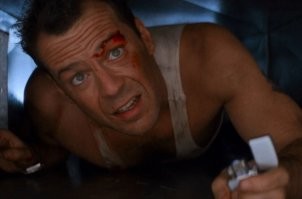 Добавьте этот фильм -  Джона Макклейна замуровали в небоскрёбе «Накатоми Плаза»