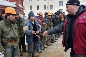 Разрешение на работу как-то неактуально. Сейчас на такой документ больше гастарбайтеры фотки делают.