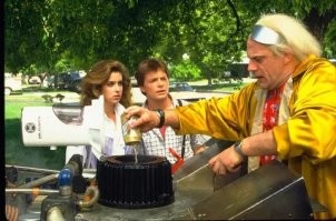 Ха скоростью разгона сейчас не удивишь ни кого да и нафиг она такая нужна, а вот скоростью зарядки померились бы. Когда ты заправляешь за 5 минут полный бак скорость да круто, но когда ты всю ночь на подзарядке тогда её скорость уже не маловажный параметр.