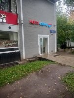 Все углы обшарил. Ни одного не нашёл. Даже шалаша никакого.