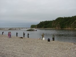 зато в Магаданской области на речку приезжаешь на рыбалку и там нет  толп рыбаков))))))))