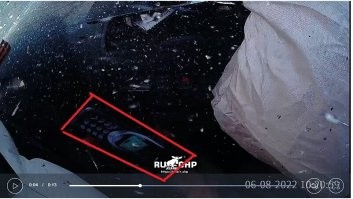 Nokia 3110 как всегда уцелела, дай Бог чтобы люди в машине остались без тяжких повреждений.